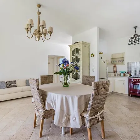 Βίλα Stesi Sleeps 6 Pool
