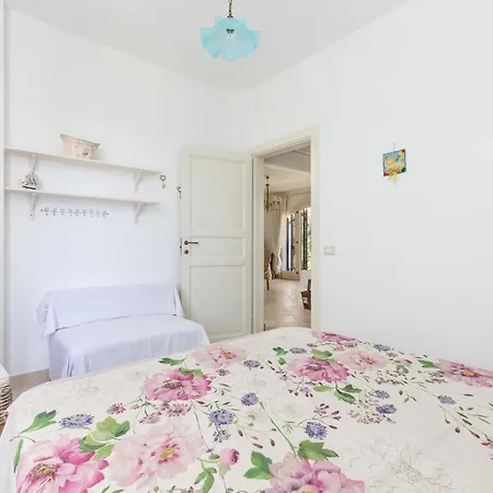 Stesi Sleeps 6 Pool Βίλα